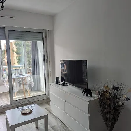 Studio 2 Pers. Pin Rolland/saint Mandrier Plage Sainte Asile Apartamento